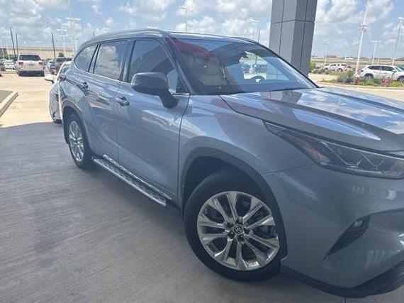TOYOTA HIGHLANDER 2022 5TDYZRAH1NS138653 image
