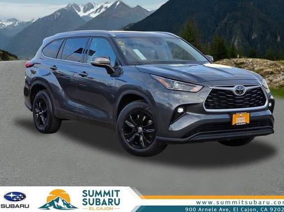 TOYOTA HIGHLANDER 2022 5TDGZRAH5NS558024 image