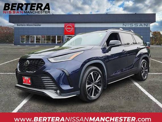 TOYOTA HIGHLANDER 2022 5TDJZRBH7NS180437 image
