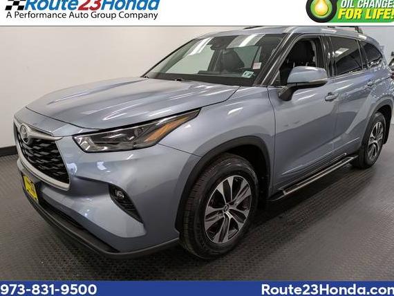 TOYOTA HIGHLANDER 2022 5TDGZRBH4NS235677 image