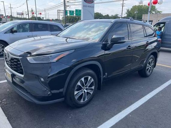 TOYOTA HIGHLANDER 2022 5TDGZRBH5NS581530 image