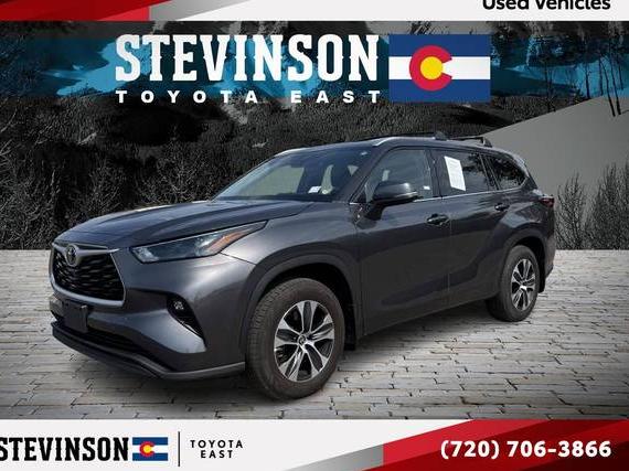 TOYOTA HIGHLANDER 2022 5TDHZRBH2NS594577 image