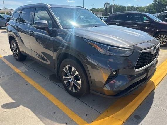 TOYOTA HIGHLANDER 2022 5TDGZRBH6NS243313 image
