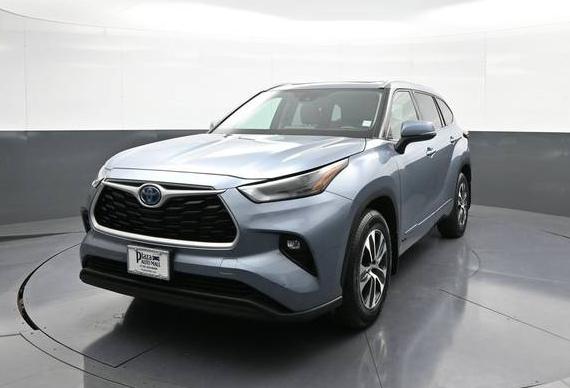 TOYOTA HIGHLANDER 2022 5TDGBRCH0NS095579 image