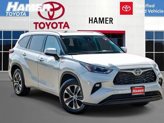 TOYOTA HIGHLANDER 2022 5TDGZRAH6NS126090 image