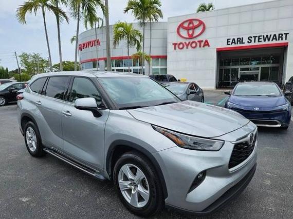 TOYOTA HIGHLANDER 2022 5TDZZRAH7NS556736 image