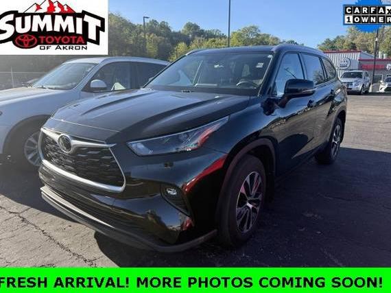 TOYOTA HIGHLANDER 2022 5TDHZRBHXNS226504 image