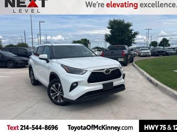 TOYOTA HIGHLANDER 2022 5TDGZRBHXNS246778 image