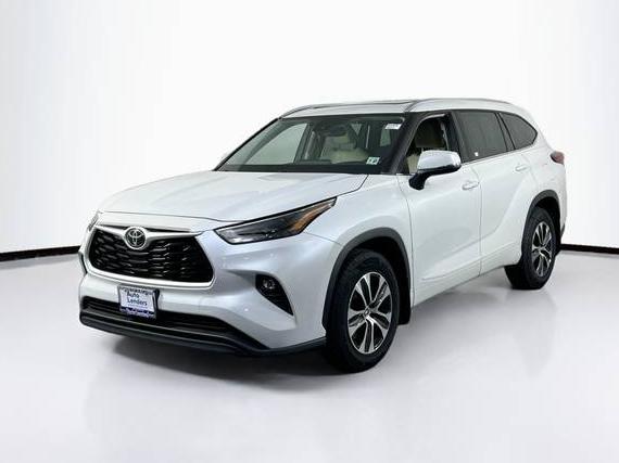 TOYOTA HIGHLANDER 2022 5TDGZRBHXNS202778 image