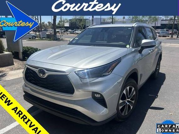 TOYOTA HIGHLANDER 2022 5TDHZRAH5NS552311 image