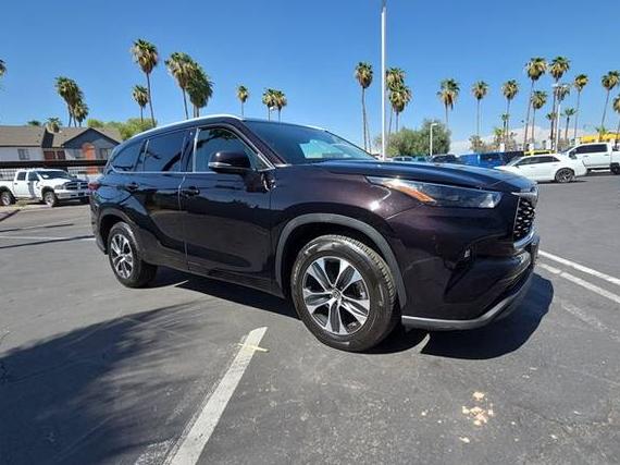 TOYOTA HIGHLANDER 2022 5TDGZRAH1NS118186 image