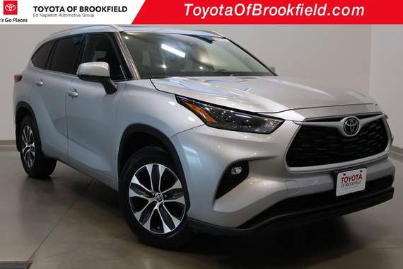 TOYOTA HIGHLANDER 2022 5TDGZRBH1NS591052 image
