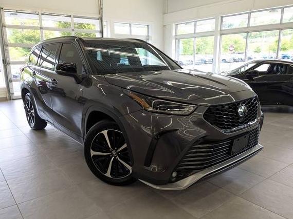 TOYOTA HIGHLANDER 2022 5TDLZRBH3NS224281 image