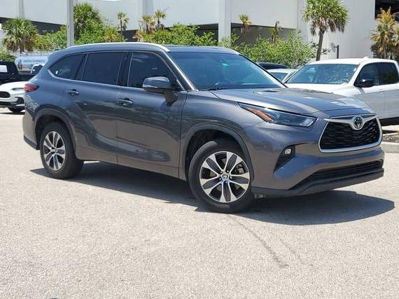 TOYOTA HIGHLANDER 2022 5TDGZRAH6NS127921 image