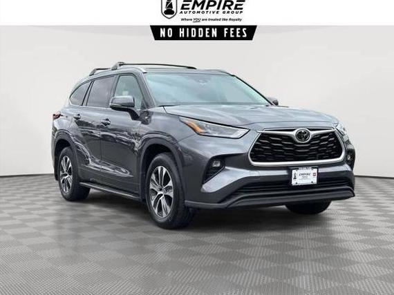 TOYOTA HIGHLANDER 2022 5TDGZRBH2NS219154 image