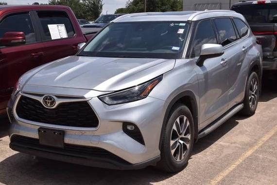 TOYOTA HIGHLANDER 2022 5TDGZRBH0NS208010 image
