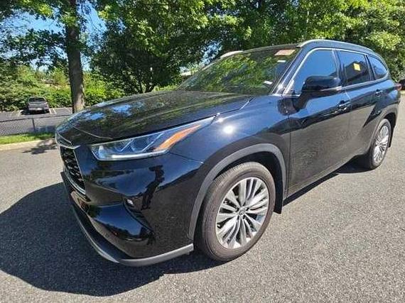 TOYOTA HIGHLANDER 2022 5TDFZRBH5NS188302 image