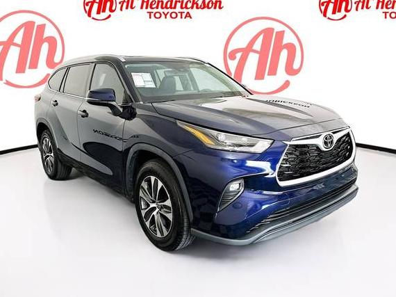 TOYOTA HIGHLANDER 2022 5TDGZRAH6NS112223 image