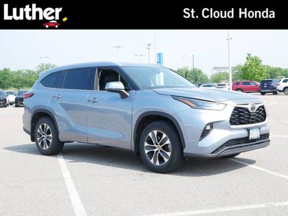 TOYOTA HIGHLANDER 2022 5TDGZRBH0NS180418 image