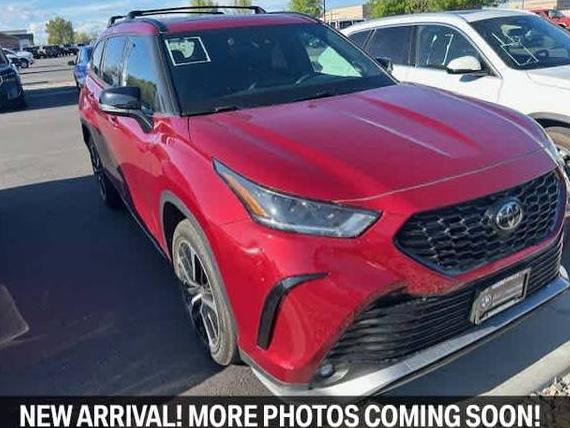 TOYOTA HIGHLANDER 2022 5TDJZRBH9NS198602 image