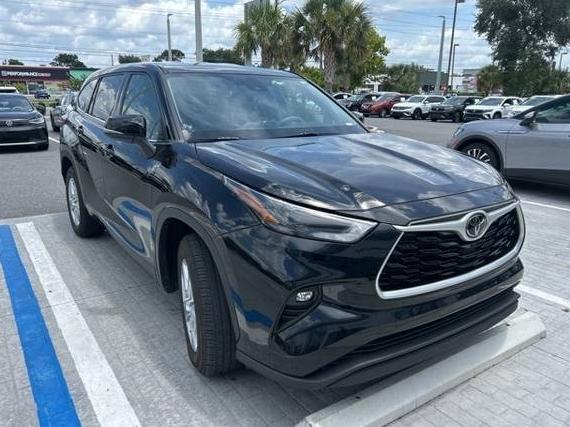 TOYOTA HIGHLANDER 2022 5TDZZRAH1NS557350 image