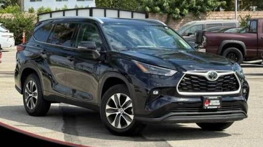 TOYOTA HIGHLANDER 2022 5TDGZRAH1NS549661 image