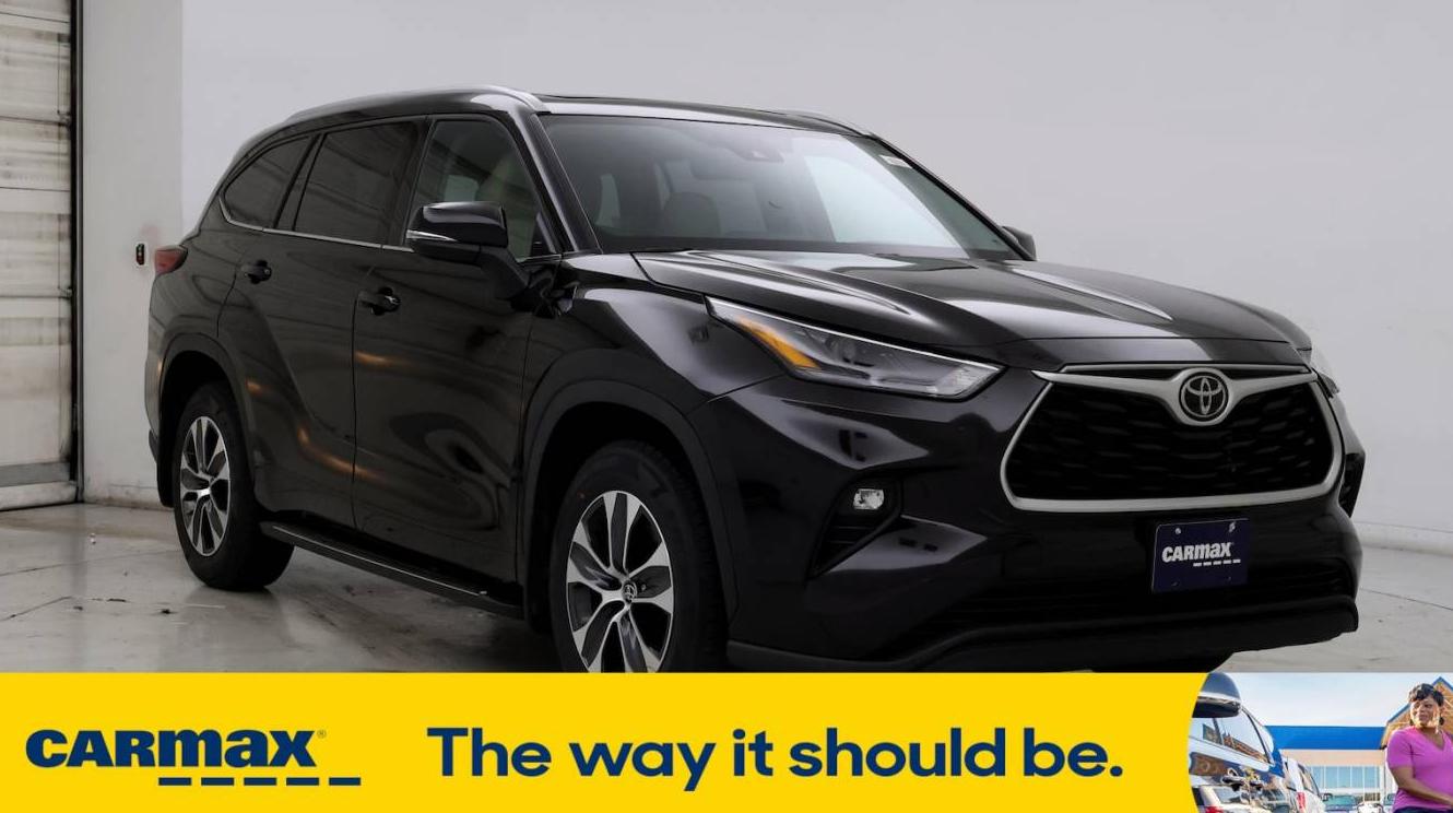 TOYOTA HIGHLANDER 2022 5TDGZRBH4NS212027 image