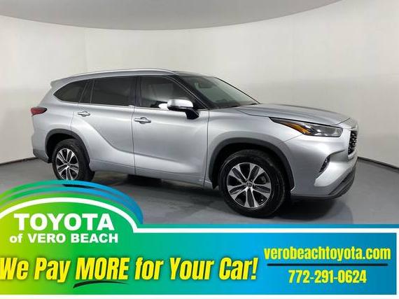 TOYOTA HIGHLANDER 2022 5TDGZRAH5NS106168 image