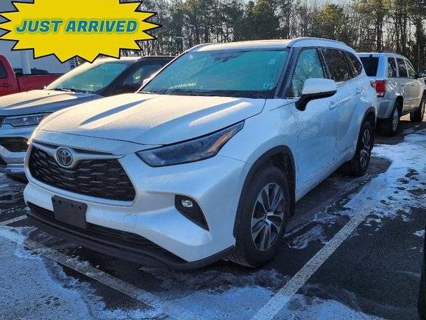 TOYOTA HIGHLANDER 2022 5TDGZRBH6NS220825 image