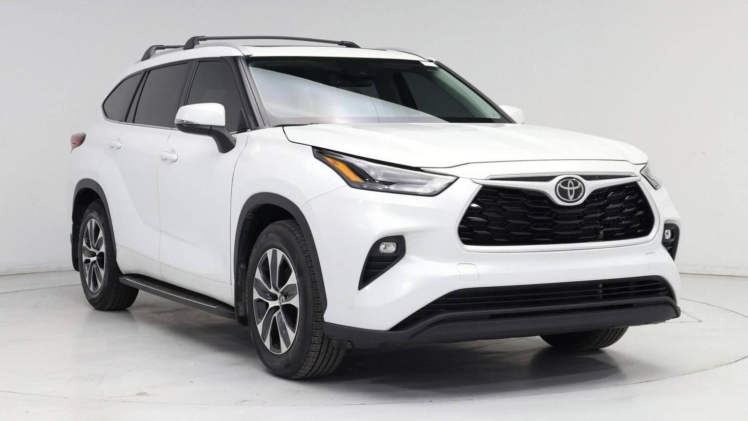 TOYOTA HIGHLANDER 2022 5TDGZRAH2NS113210 image