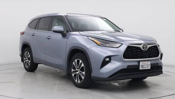 TOYOTA HIGHLANDER 2022 5TDHZRAH7NS115071 image