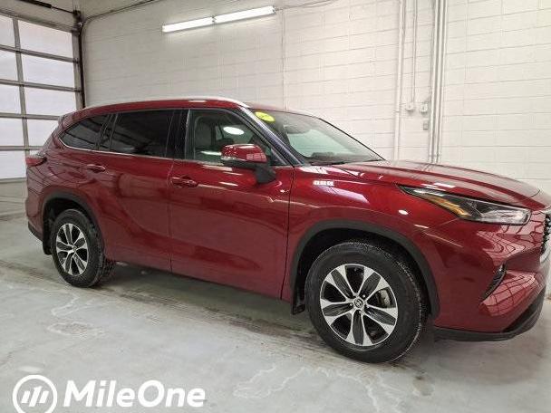 TOYOTA HIGHLANDER 2022 5TDHZRBH3NS569638 image