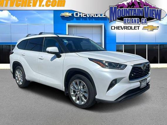 TOYOTA HIGHLANDER 2022 5TDYZRAH8NS122188 image