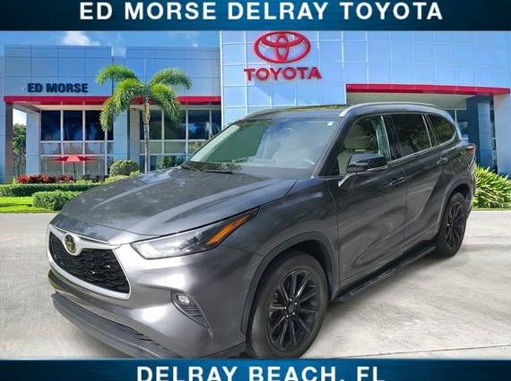 TOYOTA HIGHLANDER 2022 5TDGZRAH6NS549557 image