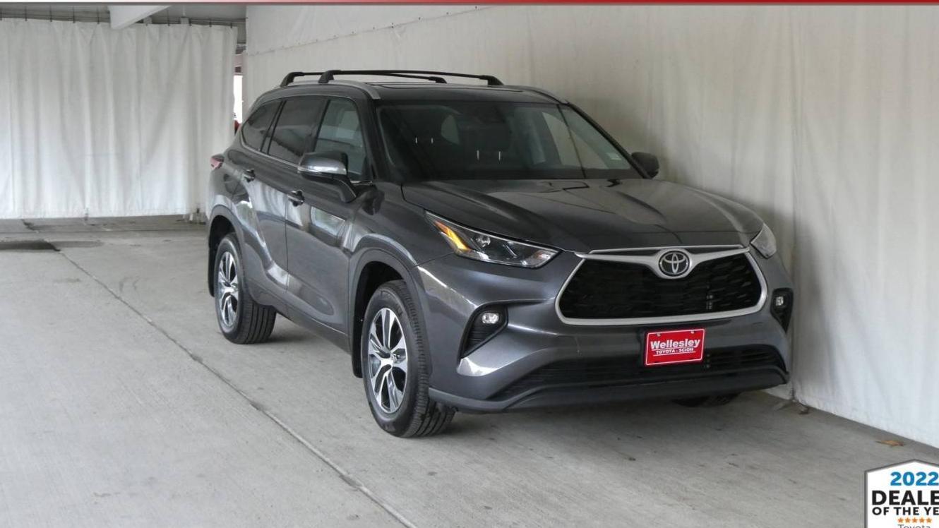 TOYOTA HIGHLANDER 2022 5TDHZRBH4NS183777 image