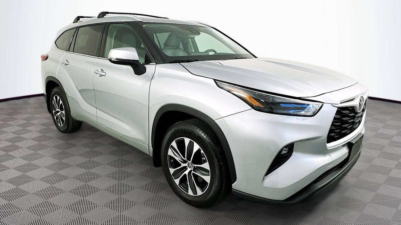 TOYOTA HIGHLANDER 2022 5TDGZRBH3NS570977 image