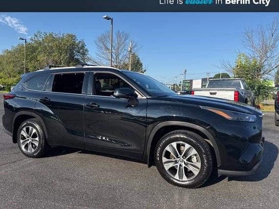 TOYOTA HIGHLANDER 2022 5TDGZRBH8NS236329 image