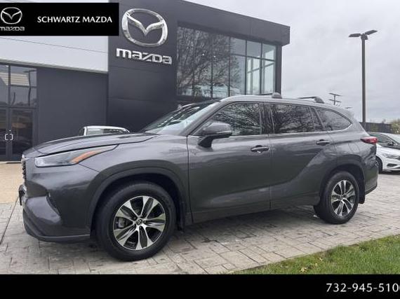 TOYOTA HIGHLANDER 2022 5TDGZRBH2NS245267 image TOYOTA HIGHLANDER 2022 5TDGZRBH2NS245267 image
