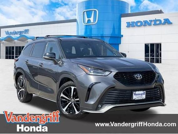 TOYOTA HIGHLANDER 2022 5TDJZRAH1NS138427 image