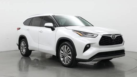 TOYOTA HIGHLANDER 2022 5TDFZRBH9NS226758 image