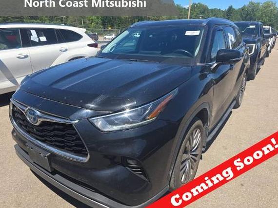 TOYOTA HIGHLANDER 2022 5TDEBRCH8NS078472 image