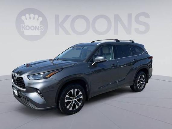 TOYOTA HIGHLANDER 2022 5TDGZRBH3NS585656 image