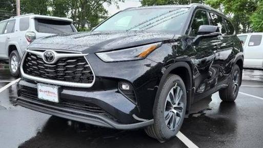 TOYOTA HIGHLANDER 2022 5TDHZRBH6NS223034 image