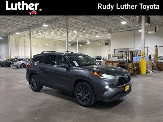 TOYOTA HIGHLANDER 2022 5TDXBRCHXNS540054 image