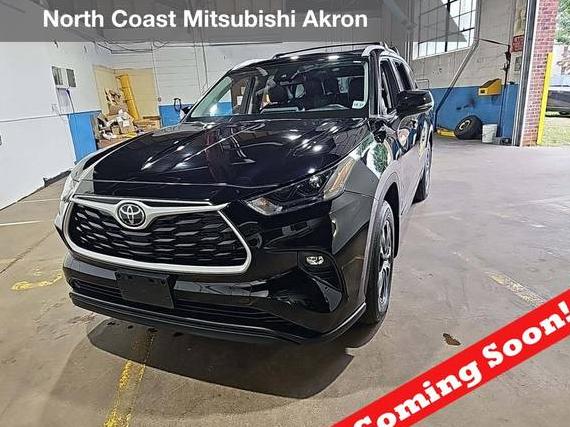 TOYOTA HIGHLANDER 2022 5TDGZRBH8NS588861 image