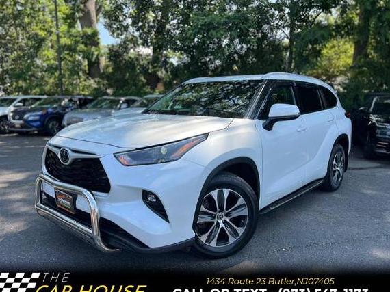 TOYOTA HIGHLANDER 2022 5TDGZRBH6NS165793 image