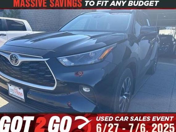 TOYOTA HIGHLANDER 2022 5TDHZRBH2NS225525 image
