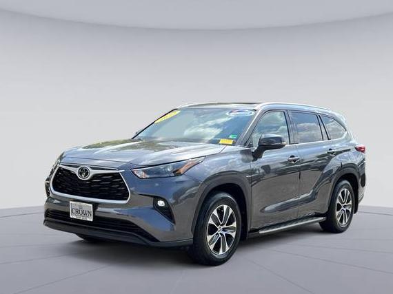 TOYOTA HIGHLANDER 2022 5TDGZRAH6NS542172 image