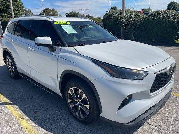 TOYOTA HIGHLANDER 2022 5TDGZRAH0NS107339 image