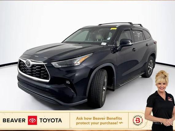 TOYOTA HIGHLANDER 2022 5TDGZRBH0NS238706 image